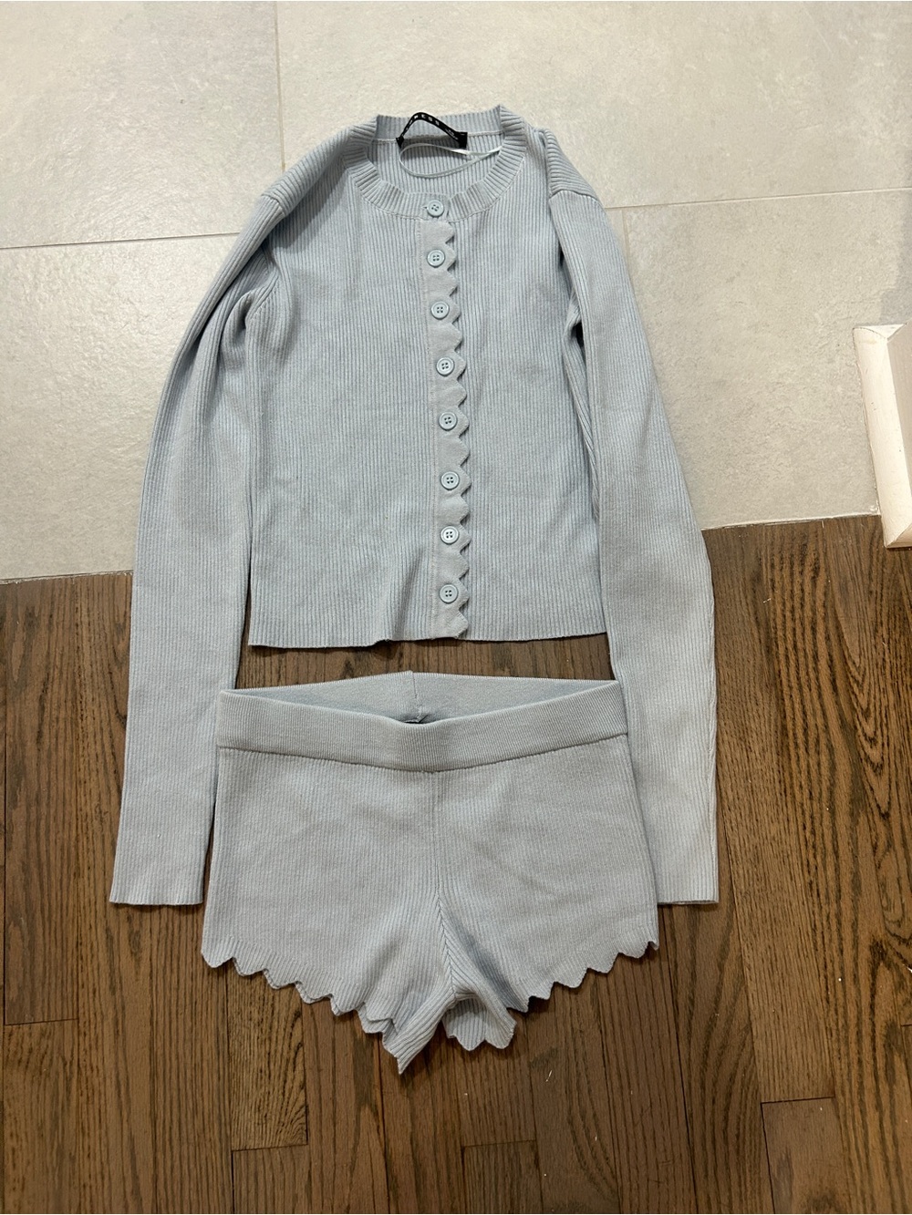 Ivy League Top and bottoms in Soft Blue
LIONESS size XS - Picture 13 of 14